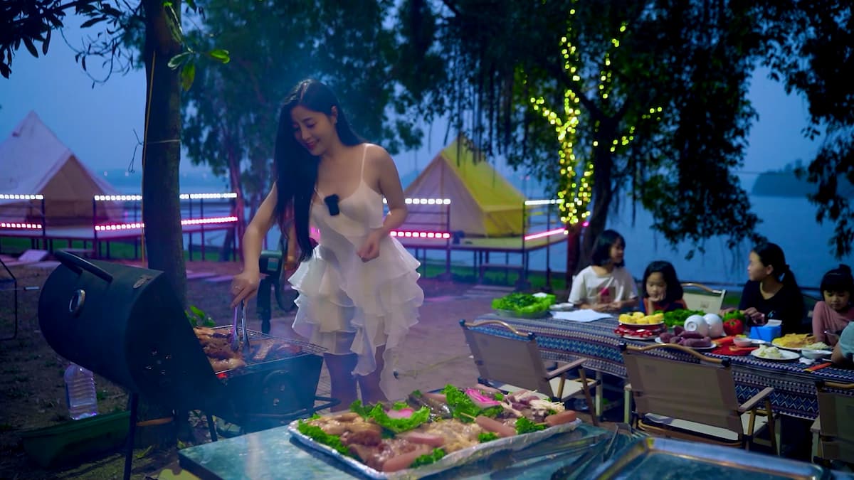 Nhóm bạn nướng BBQ bên hồ Suối Hai giữa thiên nhiên trong lành